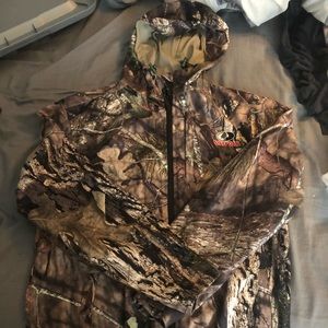 Mossy oak windbreaker